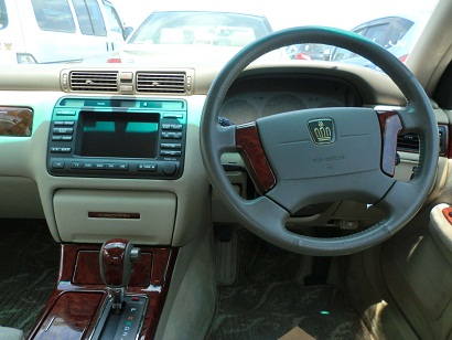 http://www.wy-it.jp/car/2002MODEL%20TOYOTA%20CROWN%20JZS171-0079011%20P9.jpg