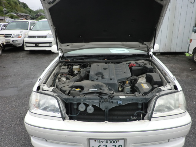 http://www.wy-it.jp/car/2002MODEL%20TOYOTA%20CROWN%20JZS171-0080067%20%20P12.JPG