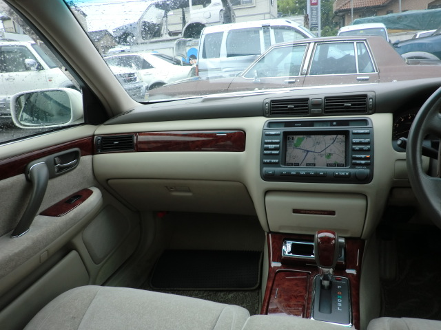 http://www.wy-it.jp/car/2002MODEL%20TOYOTA%20CROWN%20JZS171-0080067%20%20P7.JPG