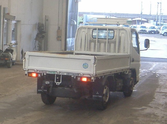 http://www.wy-it.jp/car/2003MODEL%20MITSUBISHI%20CANTER%20FE70CB-502739%20P4.jpg