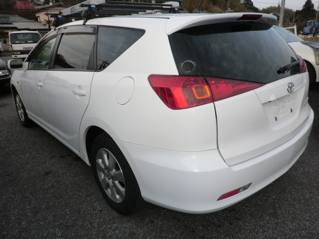 http://www.wy-it.jp/car/2003MODEL%20TOYOTA%20CALDINA%20AZT241-0018027%20PP2.JPG