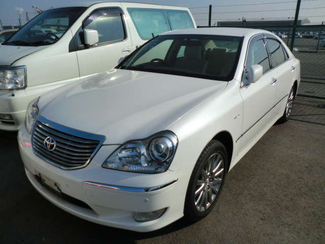 http://www.wy-it.jp/car/2004MODEL%20TOYOTA%20CROWN%20MAJESTA%20UZS186-0009112%20P6.jpg