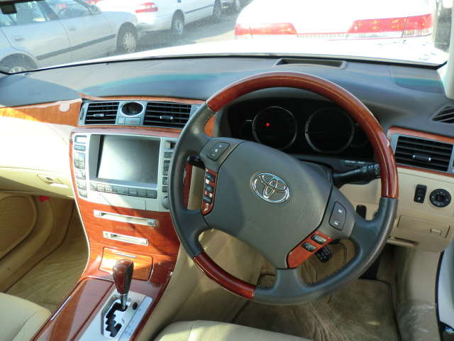 http://www.wy-it.jp/car/2004MODEL%20TOYOTA%20CROWN%20MAJESTA%20UZS186-0009112%20P9.jpg