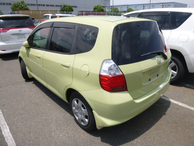 http://www.wy-it.jp/car/2007MODEL%20HONDA%20FIT%20GD1-2110453%20P14.JPG