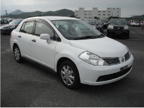 http://www.wy-it.jp/car/2007MODEL%20NISSAN%20TIIDA%20LATIO%20SC11-108621%20P2.jpg