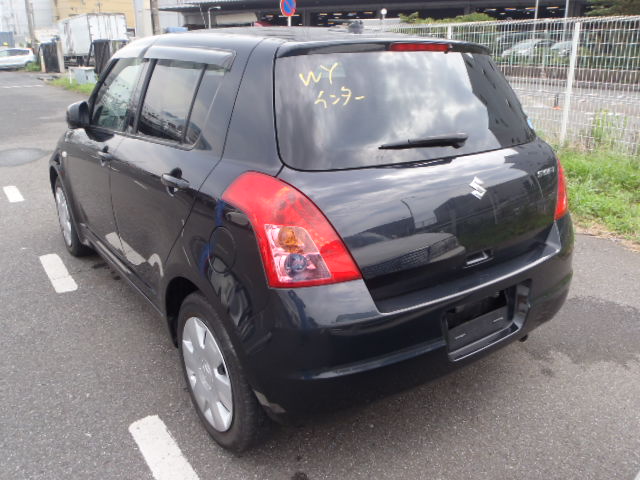 http://www.wy-it.jp/car/2007MODEL%20SUZUKI%20SWIFT%20ZC71S-418111%20P9.jpg