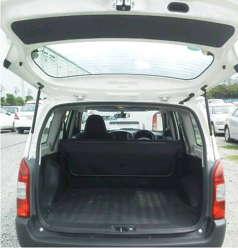 http://www.wy-it.jp/car/2007MODEL%20TOYOTA%20PROBOX%20NCP50-0071935%20P6.jpg