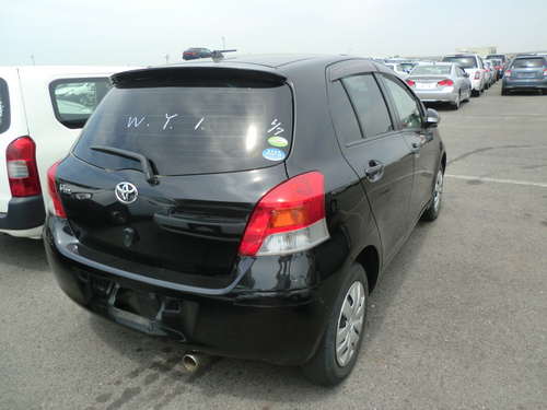 http://www.wy-it.jp/car/2008MODEL%20TOYOTA%20VITZ%20SCP90-2066455%20P12.jpg