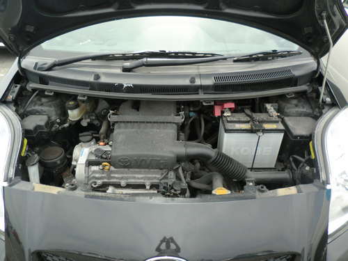 http://www.wy-it.jp/car/2008MODEL%20TOYOTA%20VITZ%20SCP90-2066455%20P5.jpg