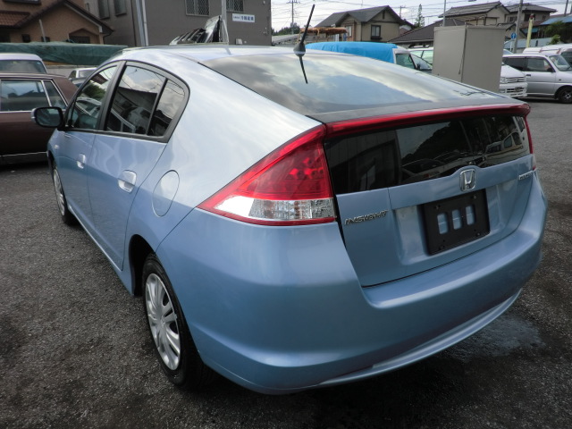 http://www.wy-it.jp/car/2010MODEL%20HONDA%20INSIGHT%20ZE2-1204893%20PP2.JPG